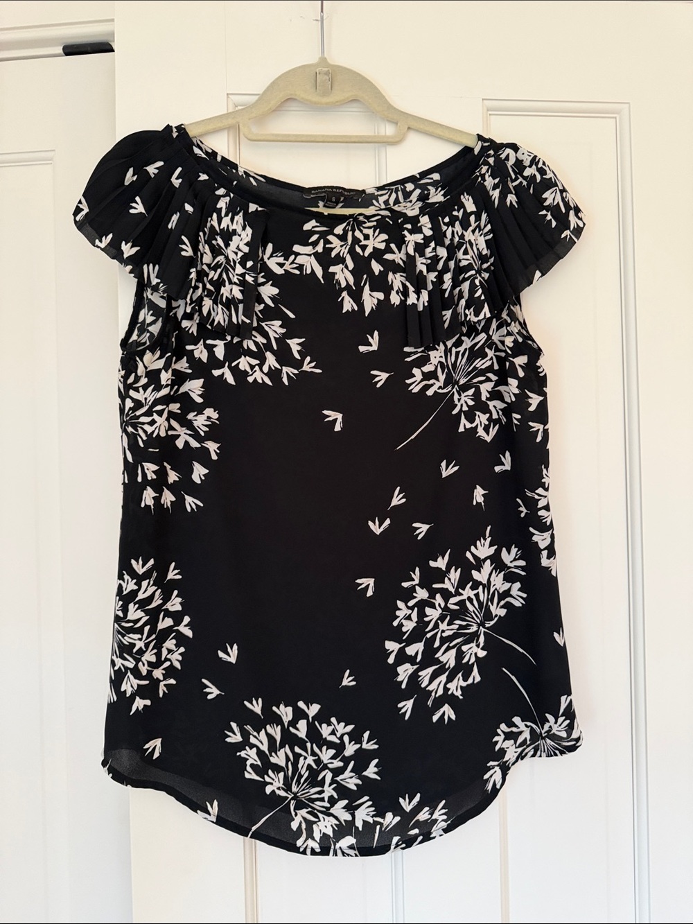 Banana Republic Black and White Floral Cap-Sleeve Blouse